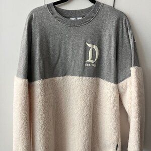 NEW NEVER WORN Disneyland Gray & White Fuzzy Sherpa Spirit Jersey - MED